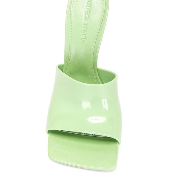 Bottega Veneta Pudding Stretch Mule Sandals - Picture 5 of 5